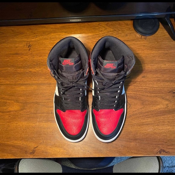 9.5/10 condition size 9 - Picture 5 of 8